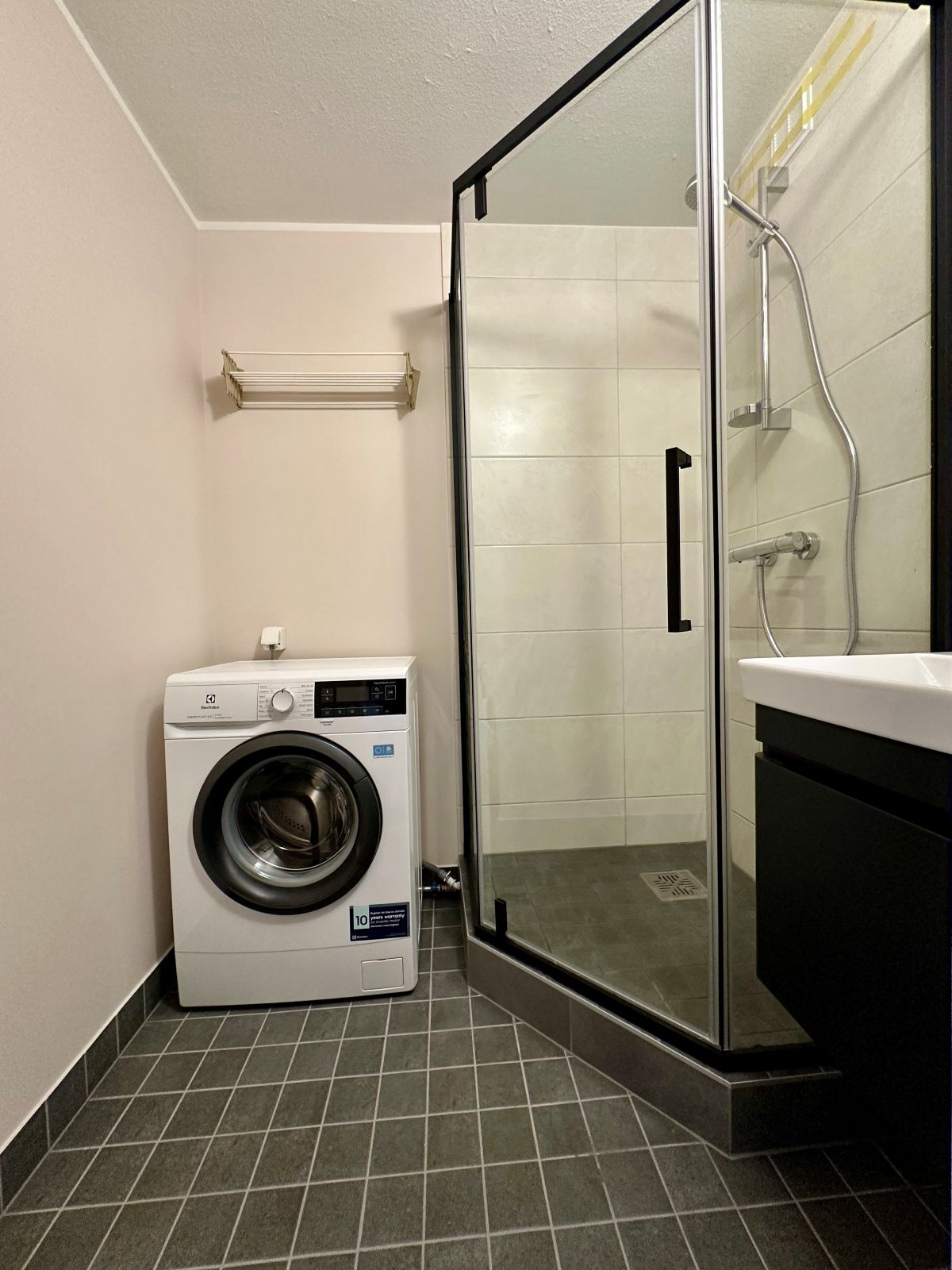 Dushinurga remont Tartus: vanni asemele dushinurk